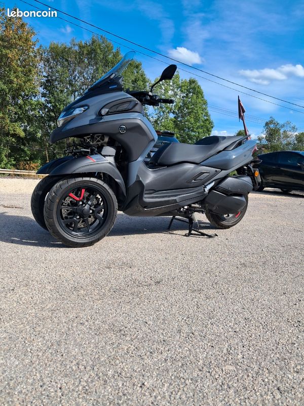 Yamaha tricity (image 1)