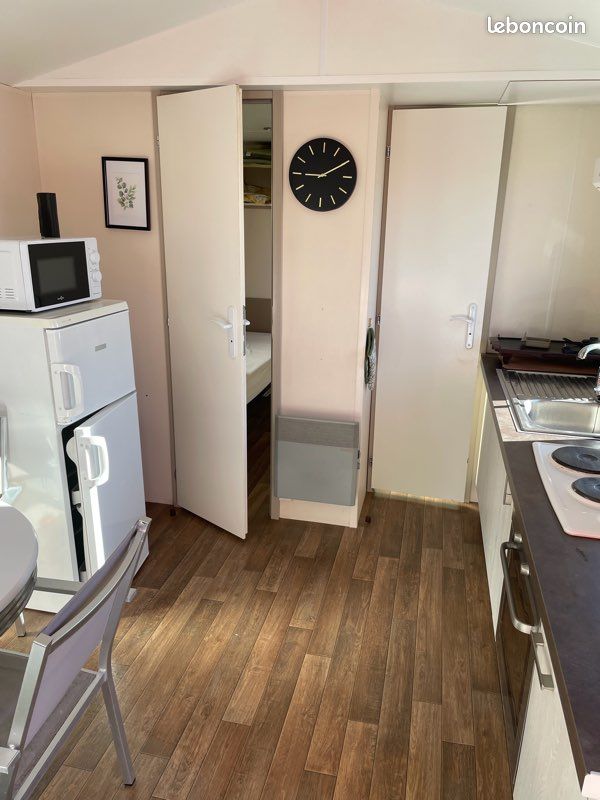 Local commercial 3 pièces 27 m² · à Fréjus · 27 m² · 39 000 €