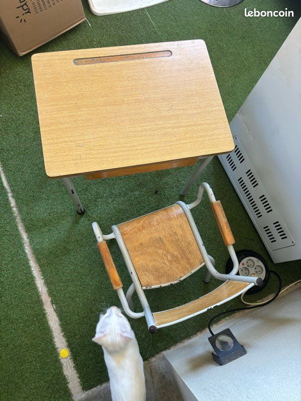 Petit bureau enfant en bois (image 2)
