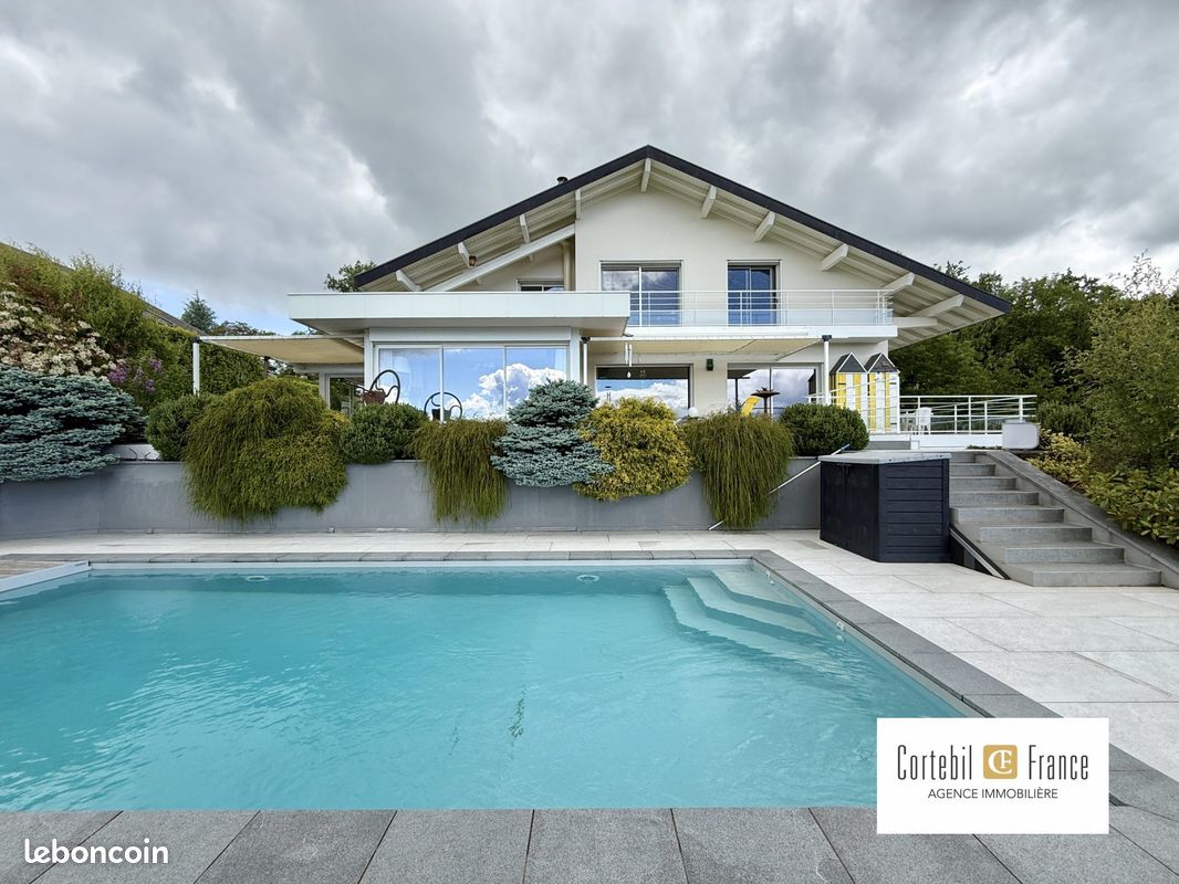 Maison 7 pièces 230 m² · à Annecy · 230 m² · 1 890 000 €