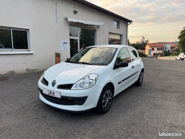RENAULT CLIO III 1.5 DCI 70 cv Commerciale 2 Places (image 1)