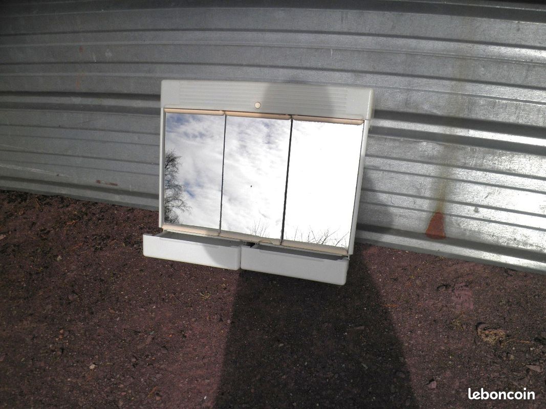 Armoire de toilette (image 1)