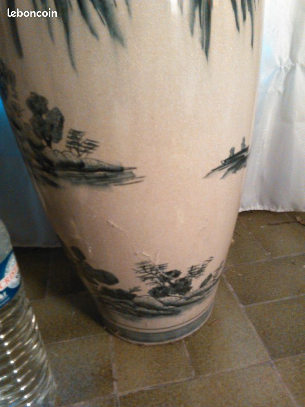 Paire de vases potiches asiatiques motifs bleu-gris sur porcelaine craquelée fond gris clair (image 17)