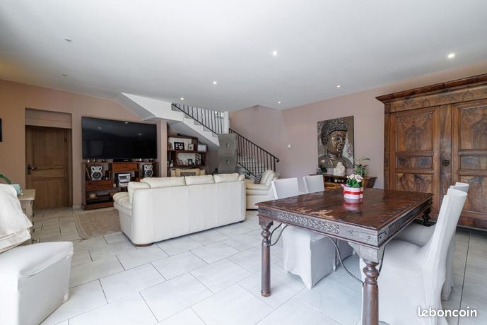 Maison 8 pièces 292 m² — 8