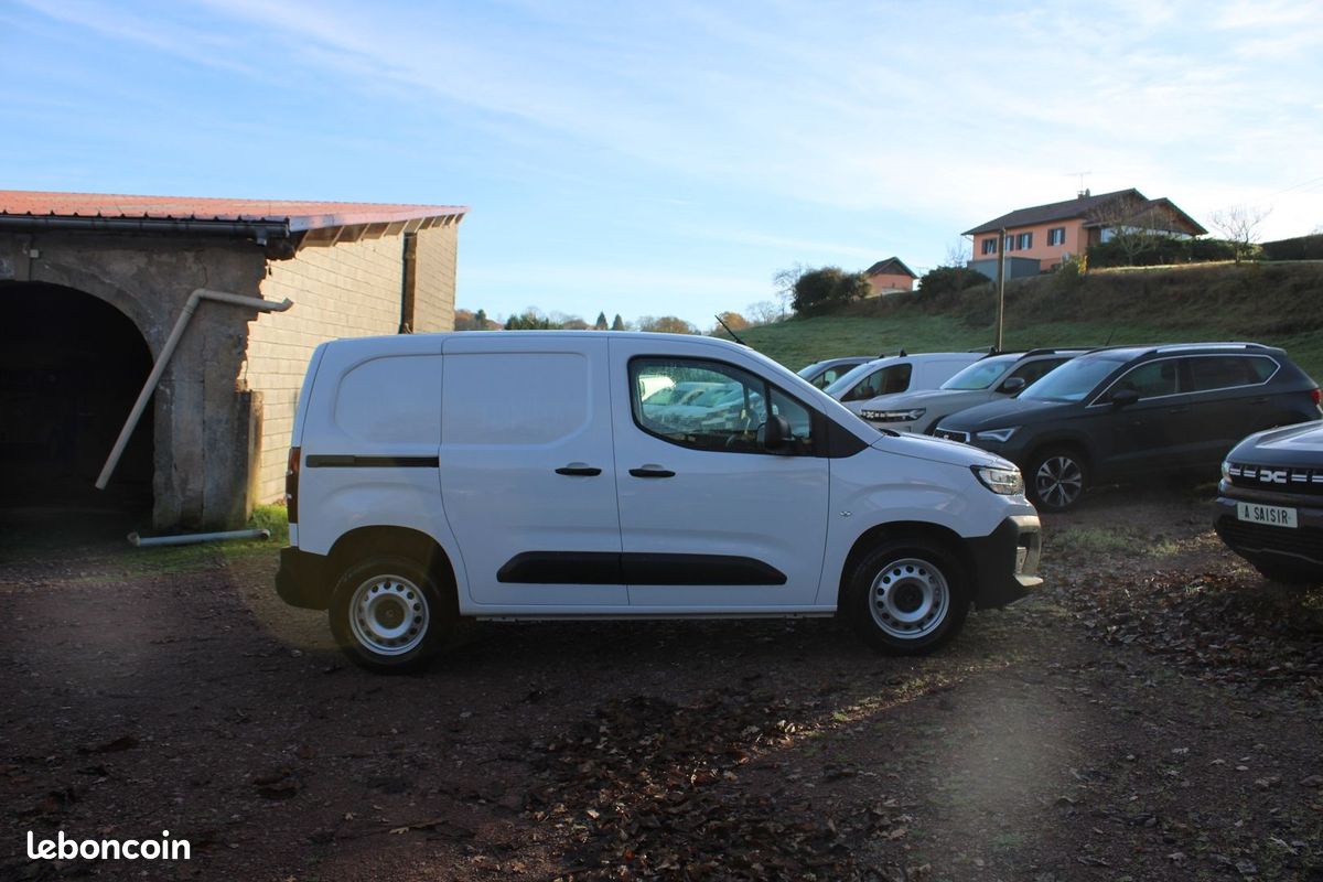 Citroen BERLINGO 5 AFFAIRE BLUE HDI 100 CV "3 PLACES" GPS GRIP USB FULL LED CAMÉRA TVA=17920 E HT (image 5)