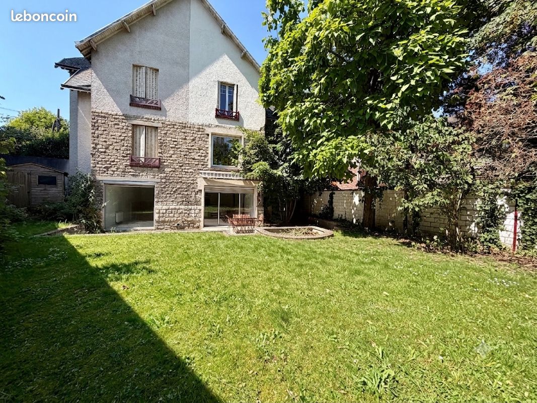 Maison 5 pièces 154 m² · à Chantilly · 154 m² · 1 900 €/mois