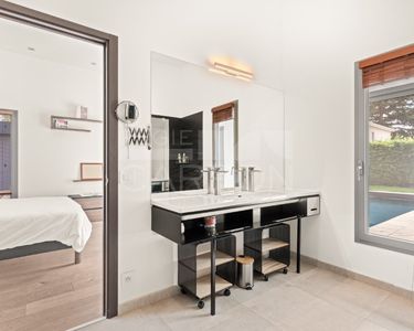 Maison 1 050 000 € - 223 m²