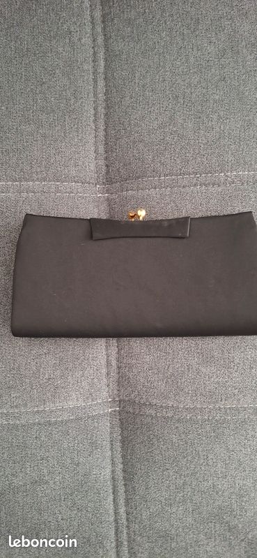 Pochette de soirée vintage noire et dorée (image 2)