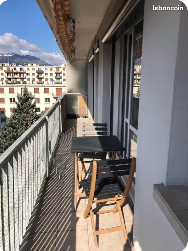 Appartement 3 pièces 78 m² · à Saint-Martin-d'Hères · 78 m² · 1 050 €