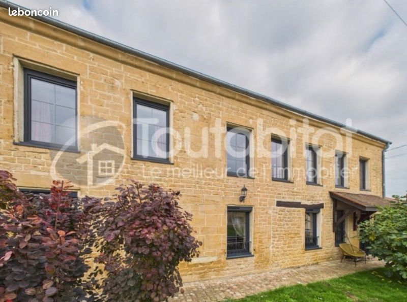Maison 352 m² · à Donchery · 352 m² · 360 000 €