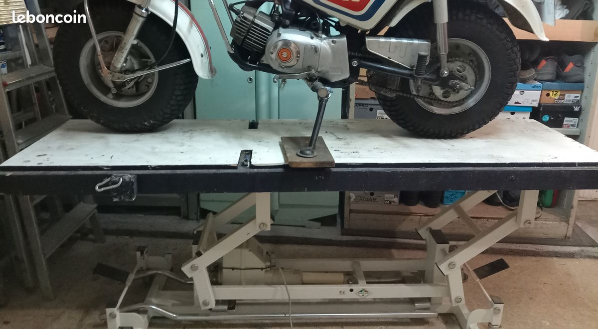Table élèvatrice moto (image 1)