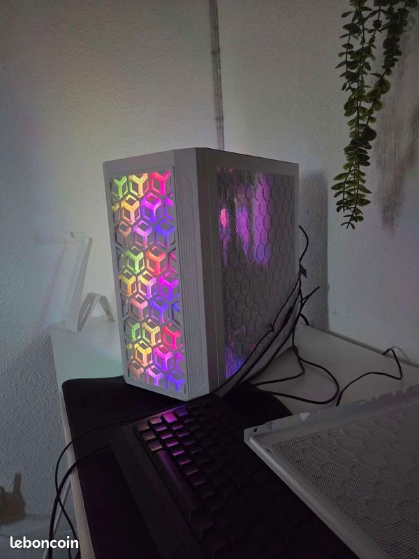 PC Gamer Blanc — Ryzen 5 5500 / RX 6600 XT 8Go / 16Go RAM / SSD 1To / Win 11 (image 6)