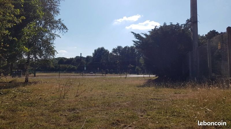 Terrain 784 m² Villeperdue (image 2)