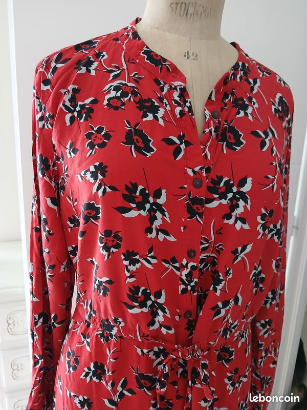 Robe rouge impimée noir et blanc - taille 42/44 (image 2)