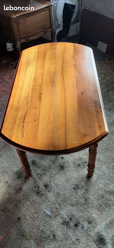 Table noyer massif (image 2)