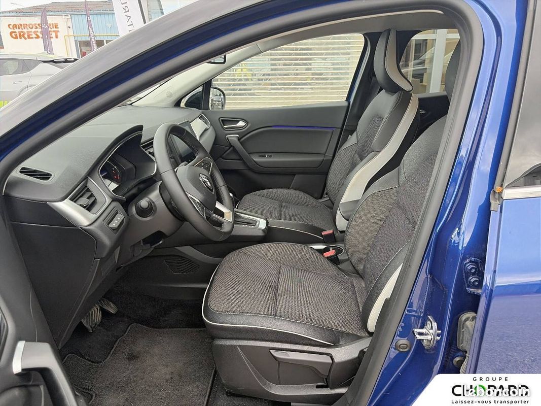RENAULT Captur E-Tech hybride 145 Techno (image 11)