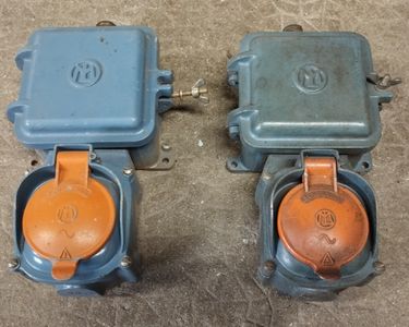 Fusible à Recharger Legrand 40A En Porcelaine - Ancien Modèle, Neuf, Axe 3 Cm