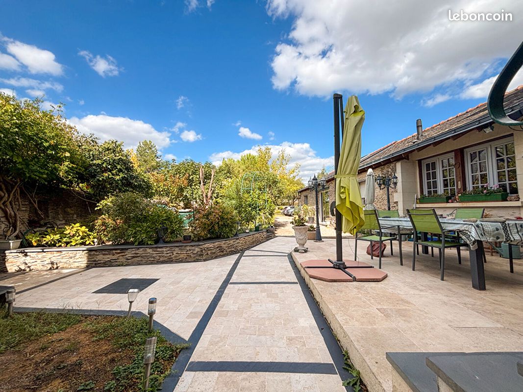 Maison 10 pièces 246 m² · à Angers · 246 m² · 892 500 €