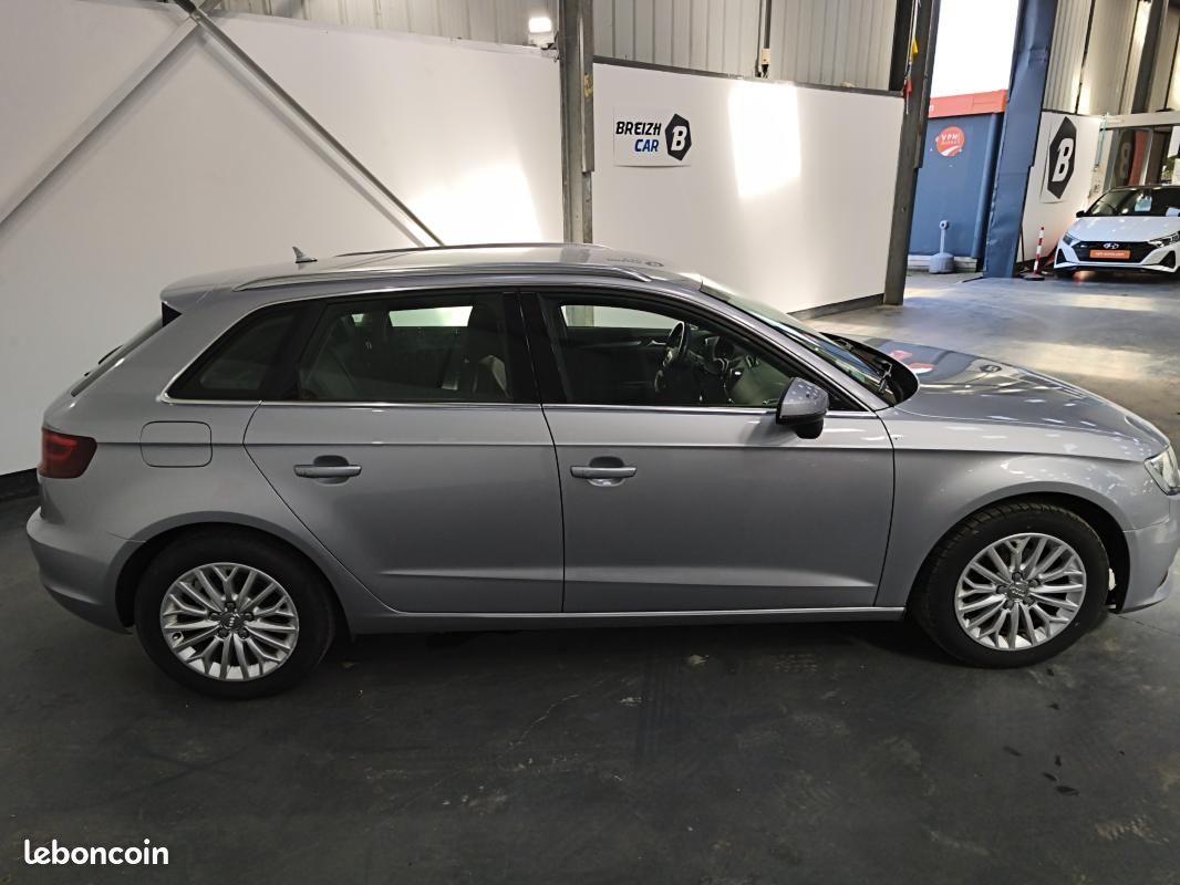 Audi A3 III 1.6 TDI 110ch Ambiente (image 7)