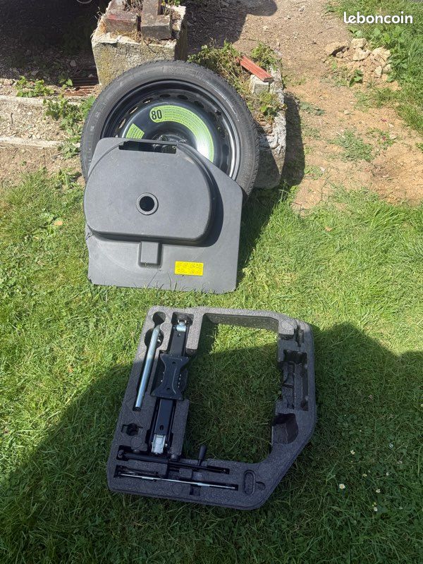 Vend kit roue de secours Audi A4 B8 (image 1)