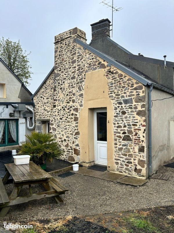 Maison 8 pièces 335 m² · à Gouville-sur-Mer · 335 m² · 420 000 €