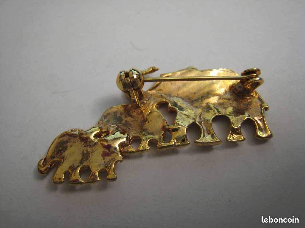Une jole broche porte-bonheur vntage celtque/écossase en bruyère