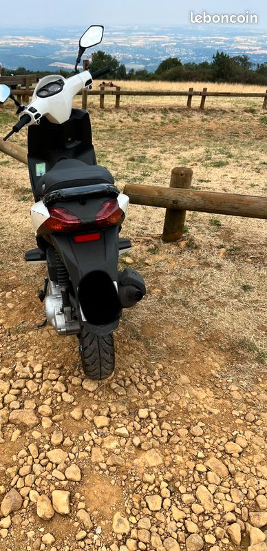 Aprilia sport city50 (image 3)
