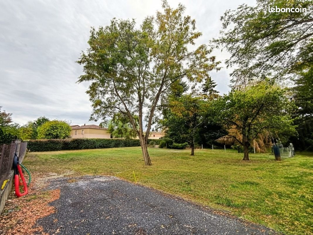 Terrain 1066 m² · à Pamiers · 1 066 m² · 88 400 €