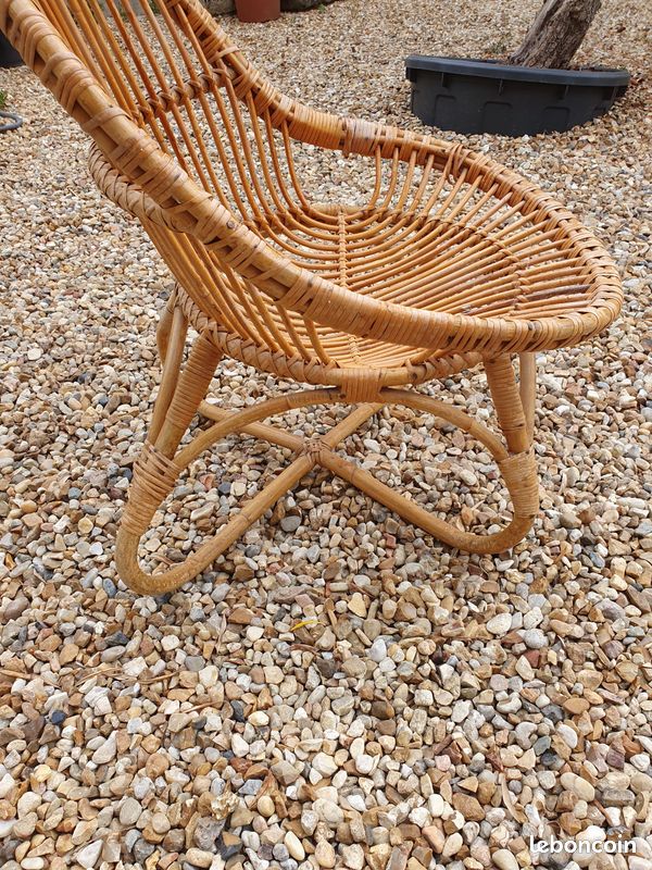 Fauteuil rond en rotin ancien (image 2)
