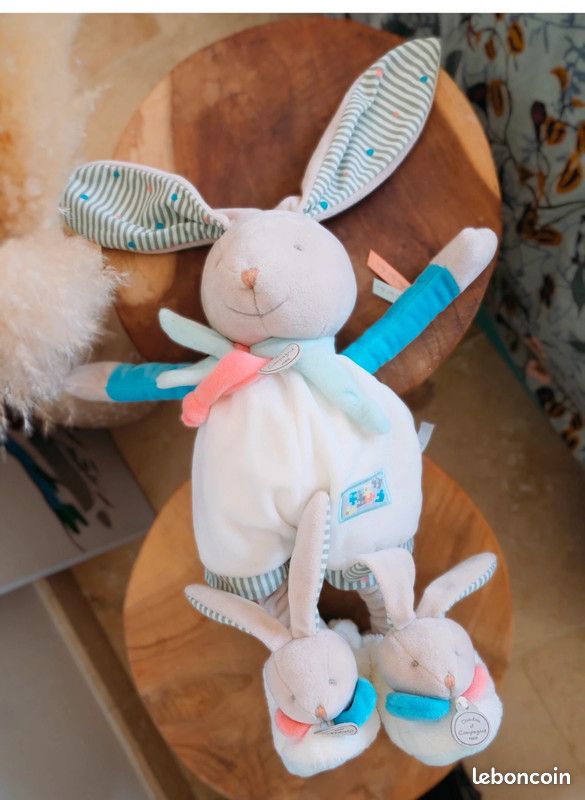 Grand doudou lapin + chaussons bébé - Doudou et compagnie (image 2)