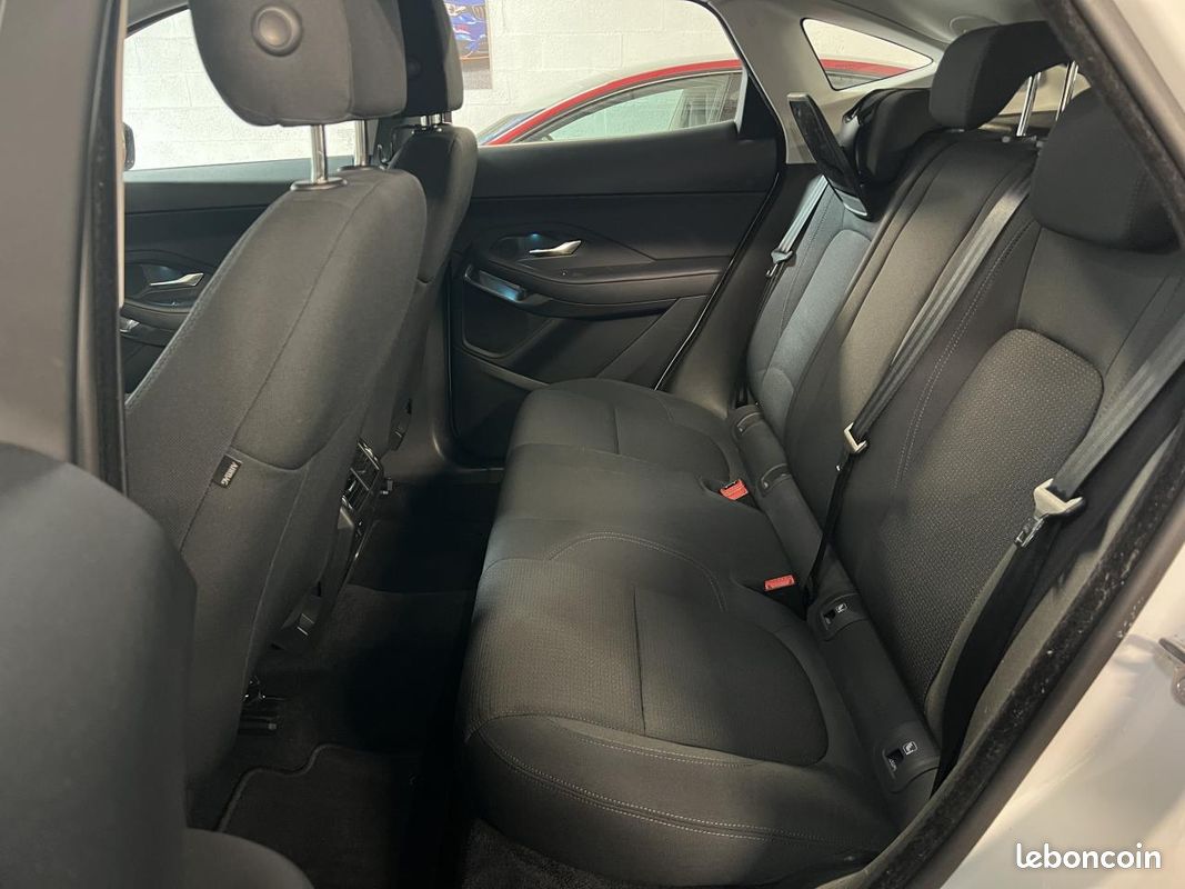 Jaguar e-pace 2.0 d150 150 awd (image 22)