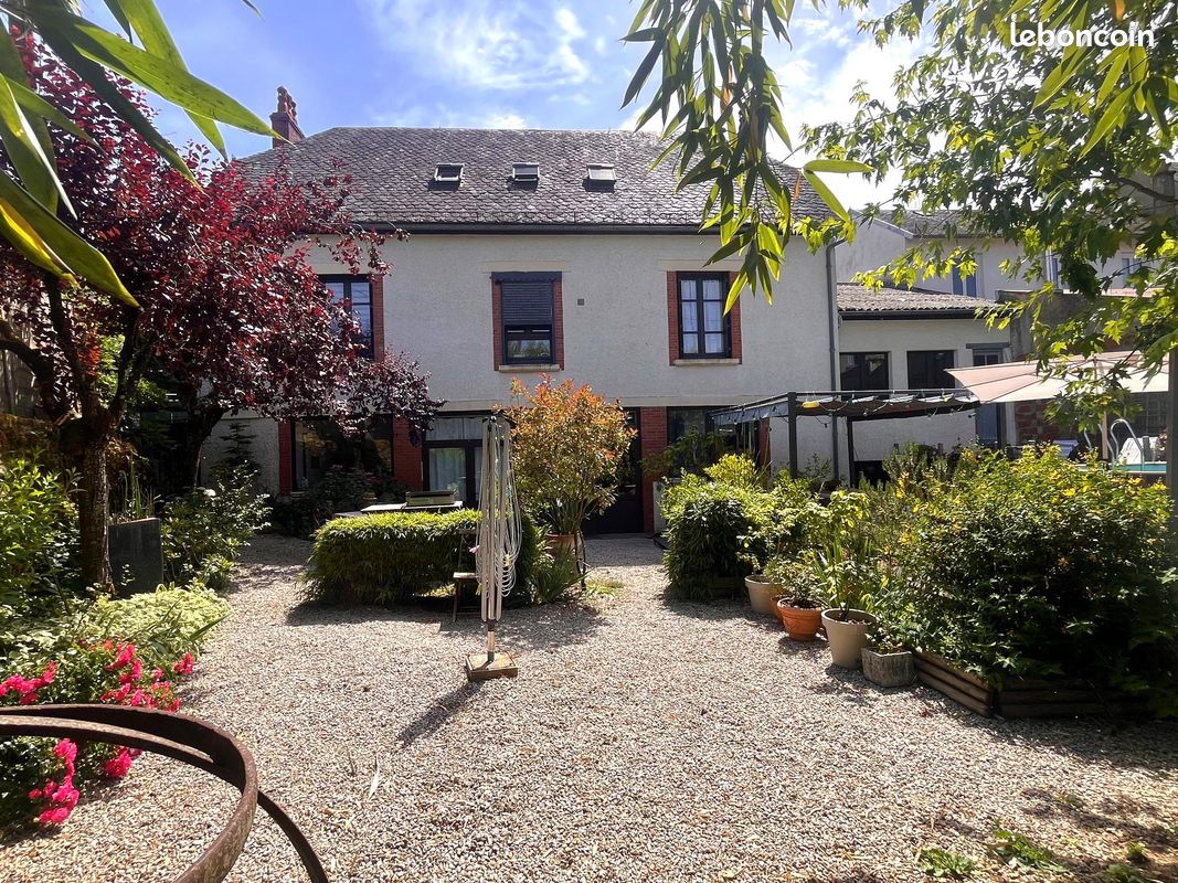 Maison 7 pièces 170 m² · à Mauriac · 170 m² · 198 000 €