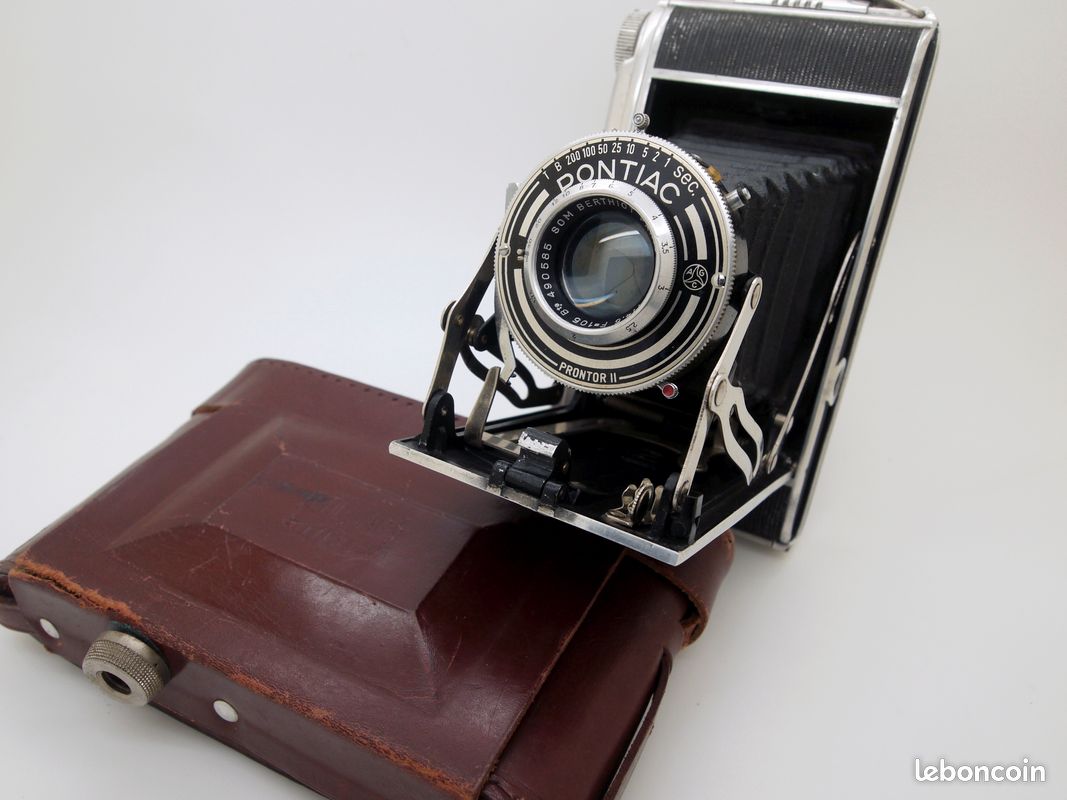 Lot 147 - A Som Berthiot Flor B f/2.8 50mm Lens
