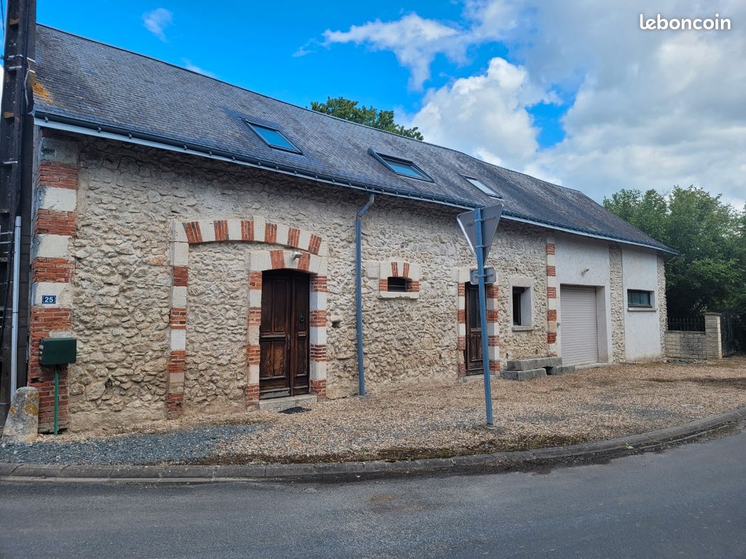 Maison 6 pièces 207 m² · à Noyant-Villages · 207,2 m² · 235 000 €