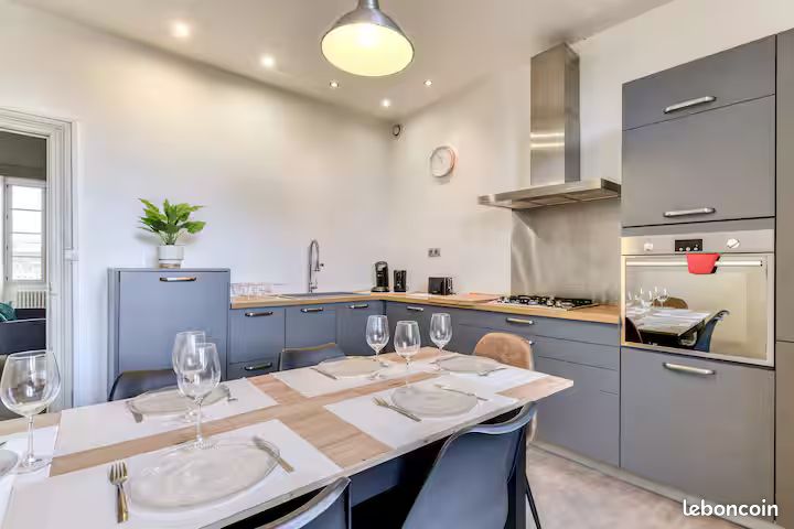 Appartement 5 pièces 147 m² · à Carcassonne · 147 m² · 180 000 €