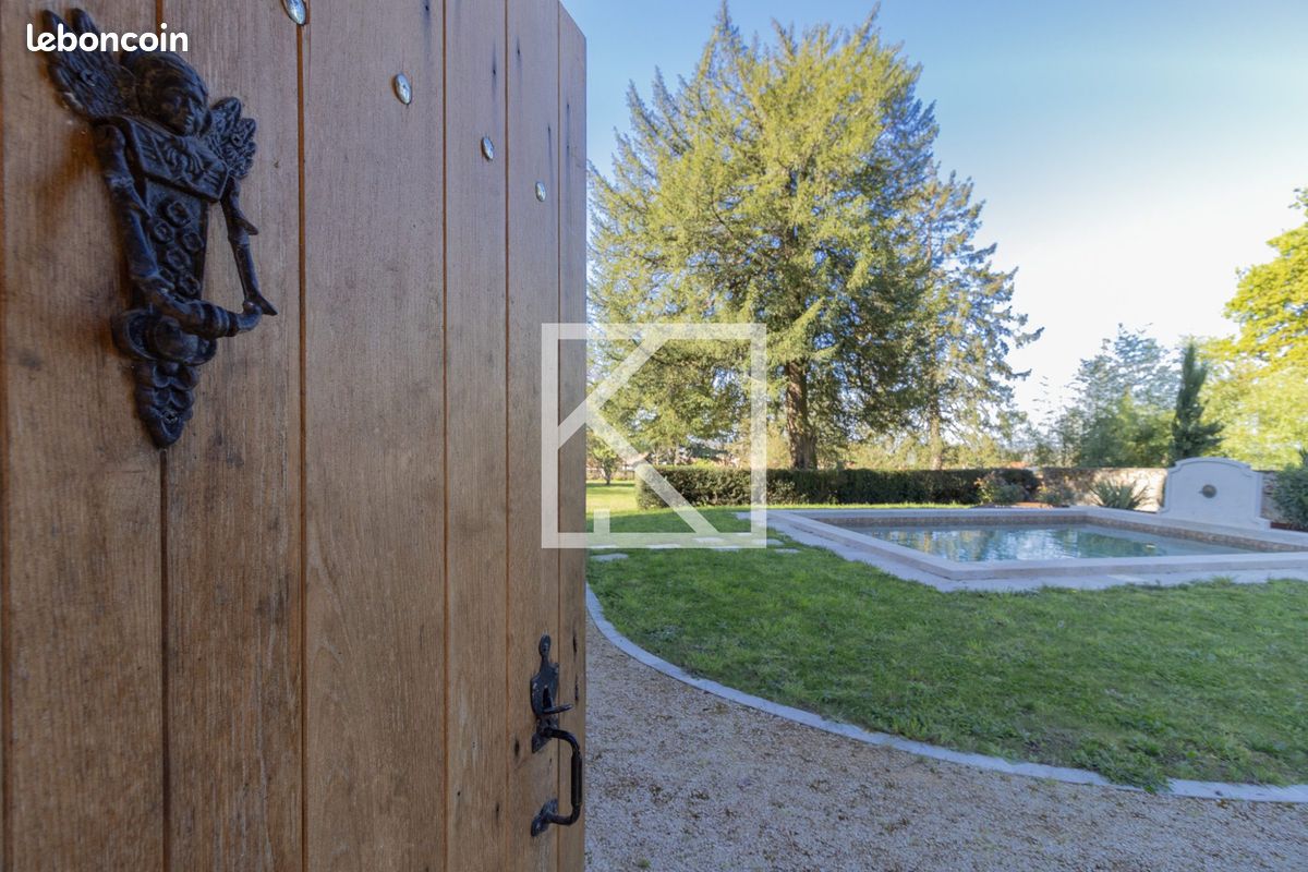 Propriété 9 pièces 296 m² (image 14)