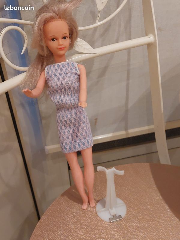 Ancienne Poupée mannequin BELLA cheveux courts Année 70