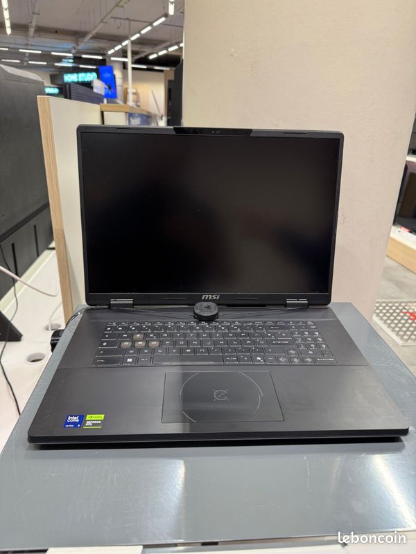 Ordinateur portable MSI 18 pouces AZERTY (image 1)