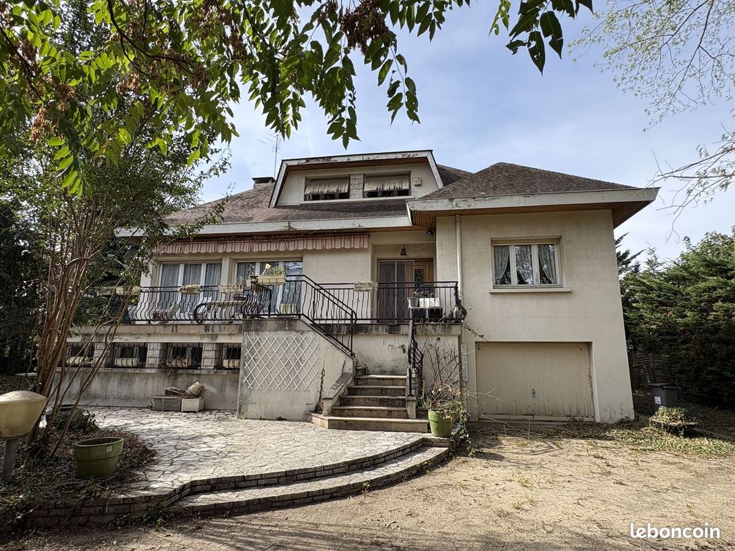 Maison 6 pièces 280 m² · à La Verpillière · 280 m² · 285 000 €