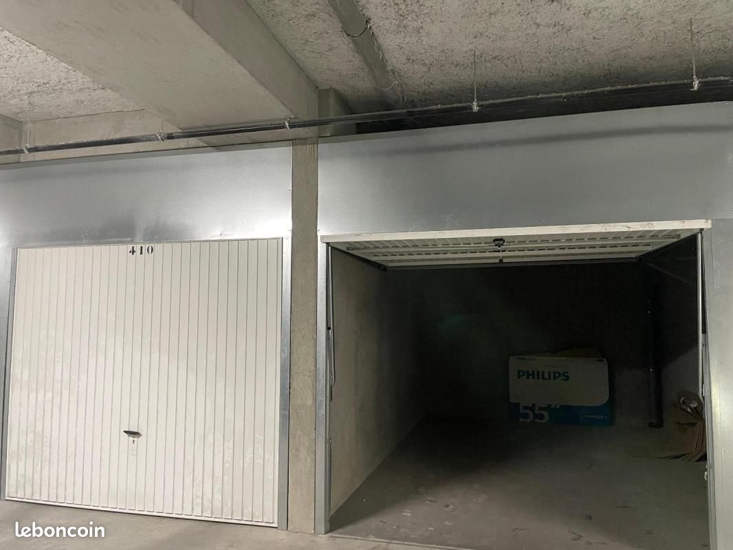 Garage Meyzieu · 100 €/mois
