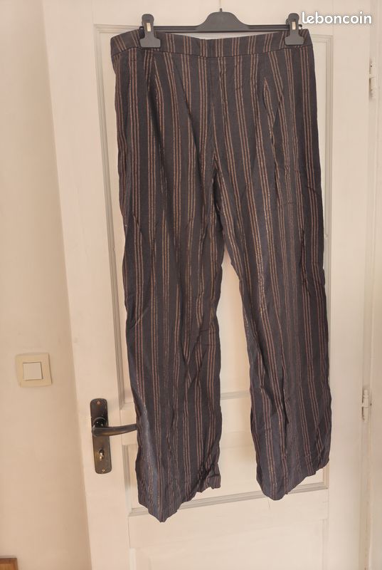 Pantalon noir à rayures pailletée jaunes (effet brillant) pour femmes de la marque Camaïeu neuf (image 7)