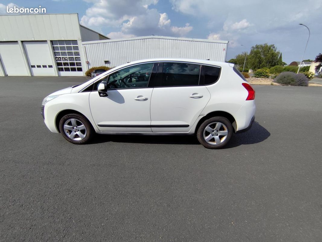 PEUGEOT 3008 1.6 e-HDi FAP - 115 - BV MP6 Business Pack PHASE 1 (image 12)
