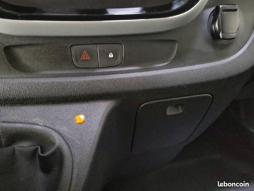 Renault Trafic COMBI L1 dCi 145 Energy S&S - Zen (image 22)