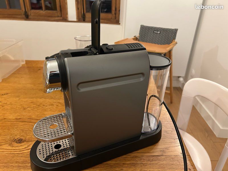 Machine Nespresso Krups ~100 capsules Électroménager