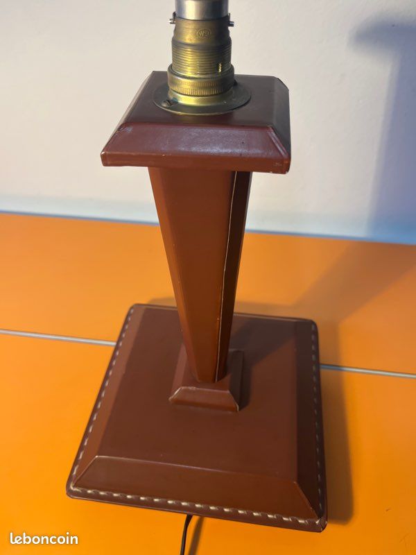 Lampe de bureau gainé de cuir marron (image 7)