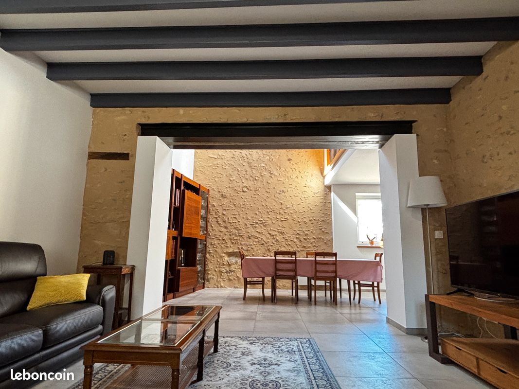 Maison 6 pièces 182 m² · à La Ferrière-en-Parthenay · 182 m² · 188 000 €