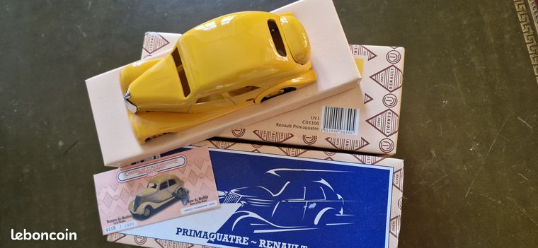 CIJ RENAULT PRIMAQUATRE en tôle Mécanique à Clé Ressort Jouet Ancien