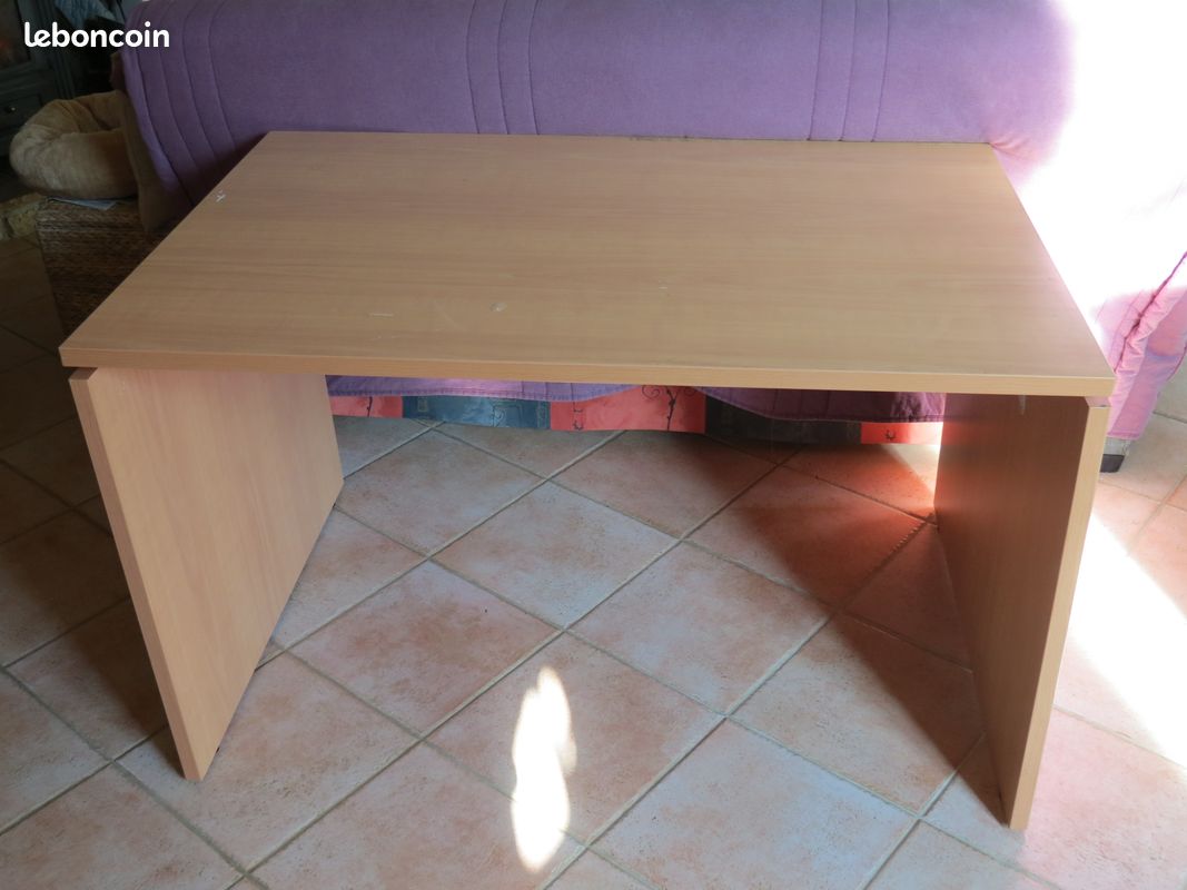 Bureau en bois (image 1)