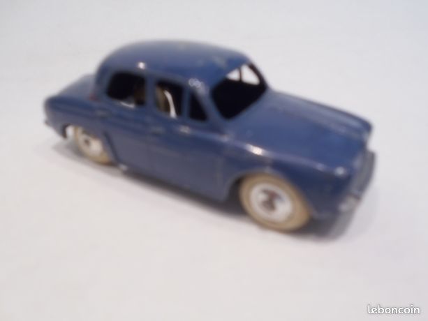 Excavatrice en tôle de la marque française C.I.J, modèle de 1941, jouet ancien - Collection