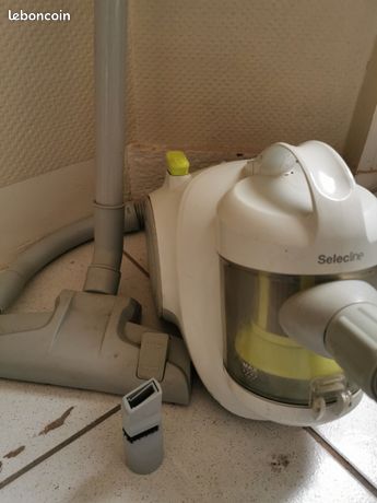 Aspirateur treneau sans sac Électroménager